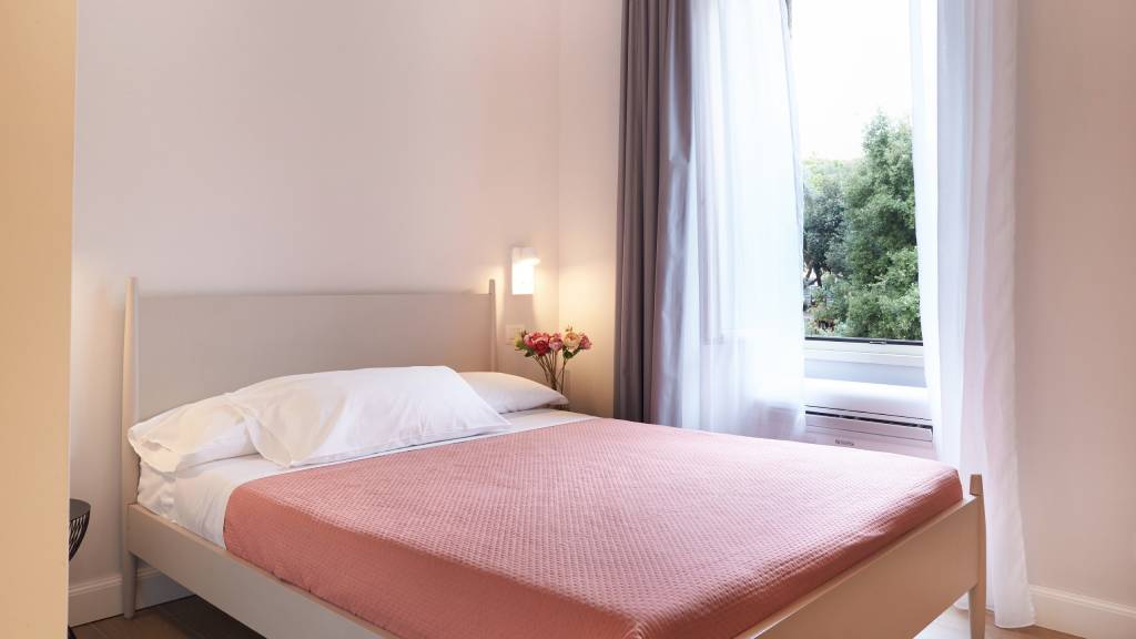 Hotel-Reyes-Roma-Foto-2025-Photobook-BB-Rome-5-09-24-34