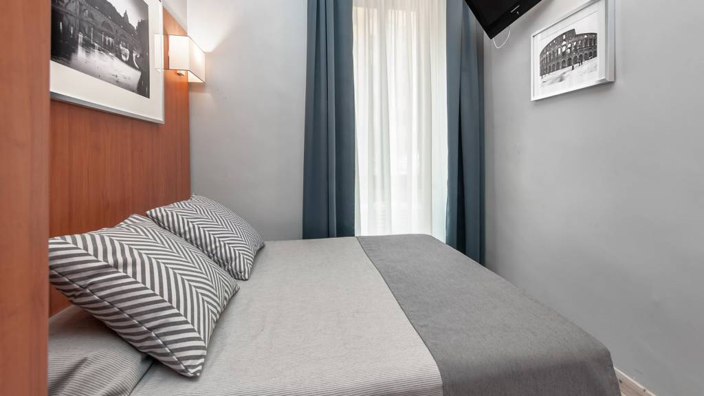 Hotel-Reyes-Roma-Camera-VL9-0342
