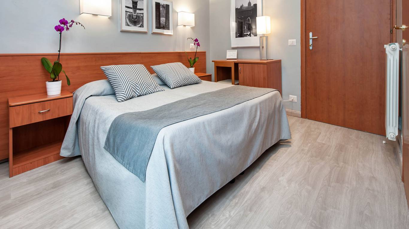 Hotel-Reyes-Roma-Camera-VL9-0259