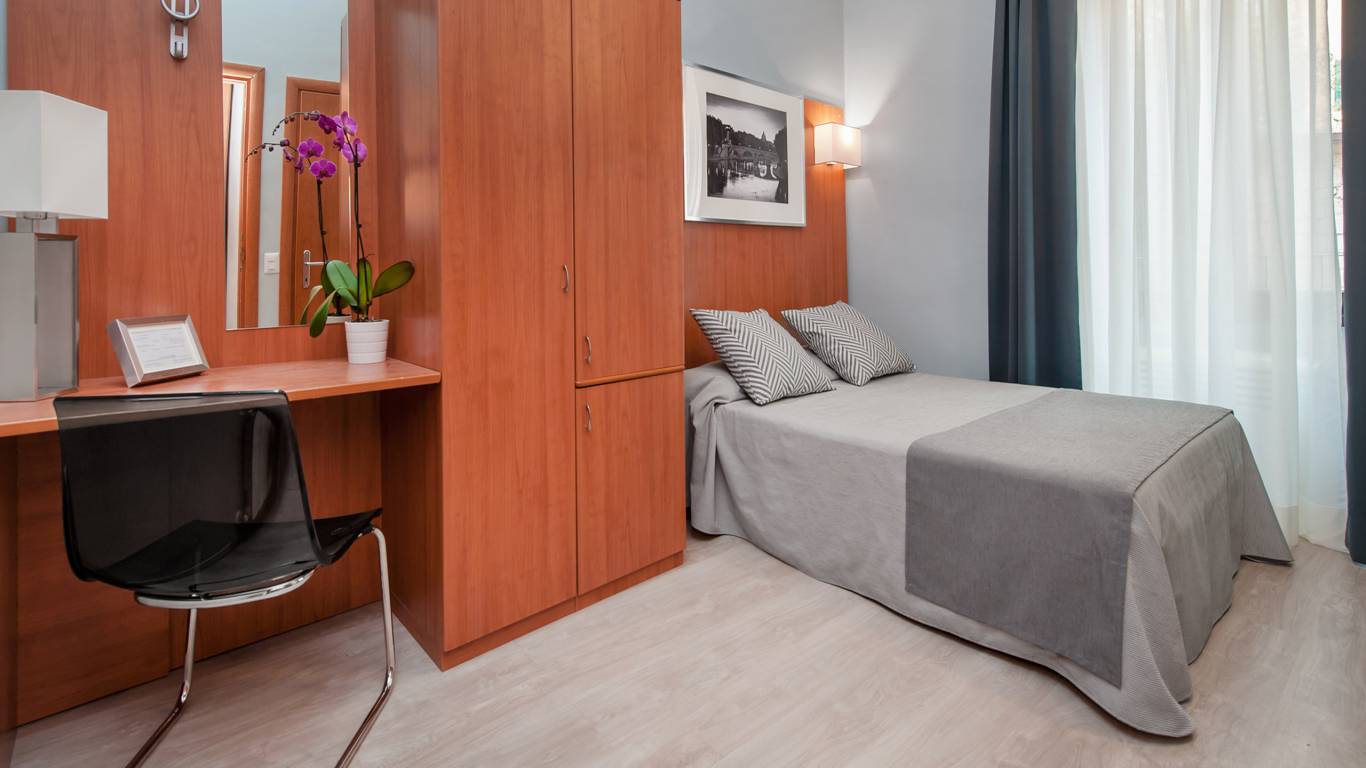 Hotel-Reyes-Roma-Camera-VL9-0365