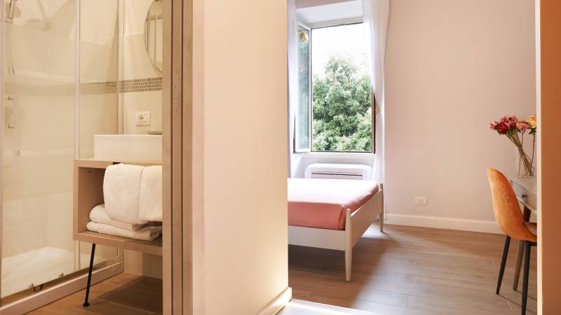 Hotel-Reyes-Roma-Foto-2025-Photobook-BB-Rome-5-09-24-15