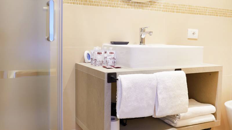 Hotel-Reyes-Roma-Foto-2025-Photobook-BB-Rome-5-09-24-23