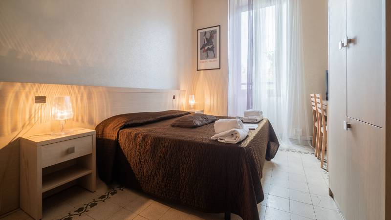 Hotel-Reyes-Roma-Camera-IMG-5